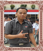 <center>WALI KELAS XI-IIS 4<br>RIS ARIANI PURBA, S.Pd</center>