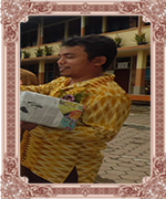 <center>WALI KELAS XI-MIA 3<br>RAVIKA SITIO</center>